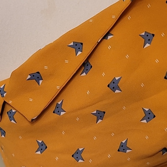 Monteau Los Angeles Fox Print Tie Front Blouse - Small - Picture 2 of 7